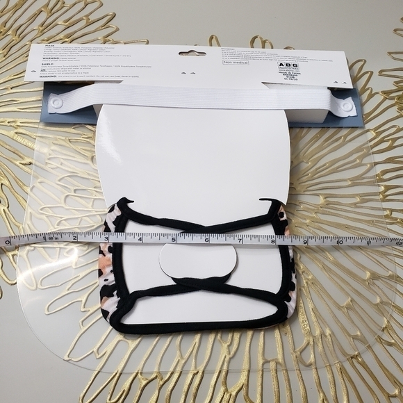 Cheetah Print Face Shield & Ma - Picture 6 of 10